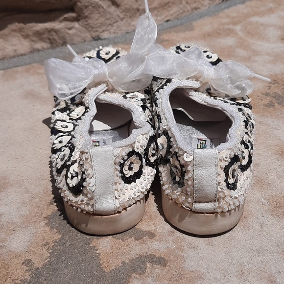 Chinese Laundry 7.5 white black sequin sneakers - Picture 4 of 13